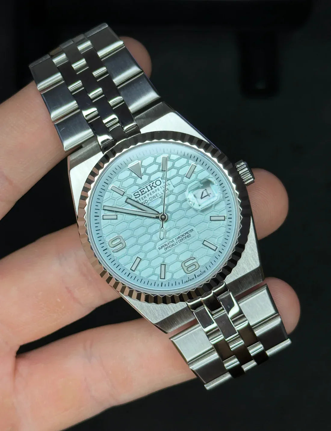 Seiko Land-Dweller Tiffany Blue